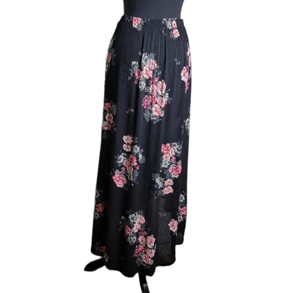 Maurices black floral print faux wrap high low maxi skirt size medium - Picture 2 of 6